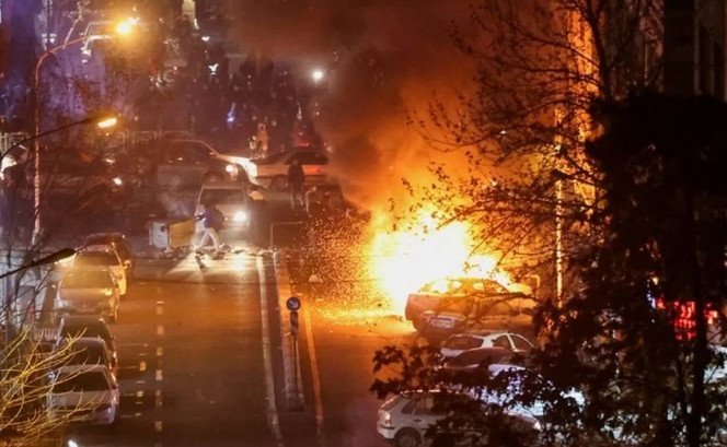 Amidst US warnings not to attempt entering Iranian airspace, the European Union has issued an advisory.