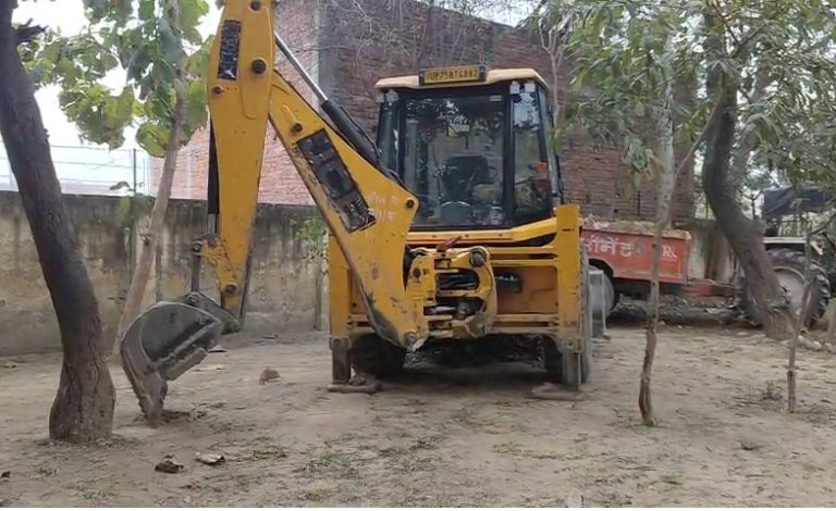 Etawah: CO Bharthana Conducts Late-Night Raid, Illegal Mining Exposed