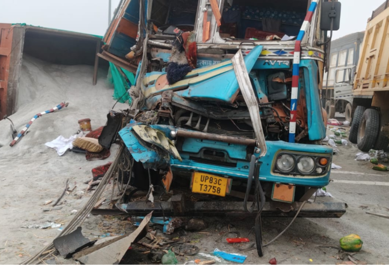 Dense Fog Triggers Major Accident on Bundelkhand Expressway in Auraiya