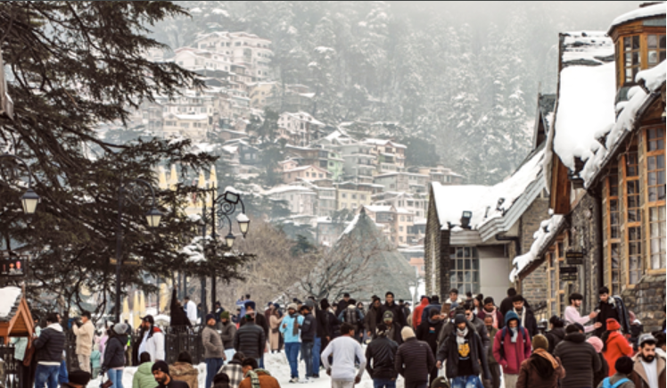Heavy Snowfall Paralyzes Life in Hills