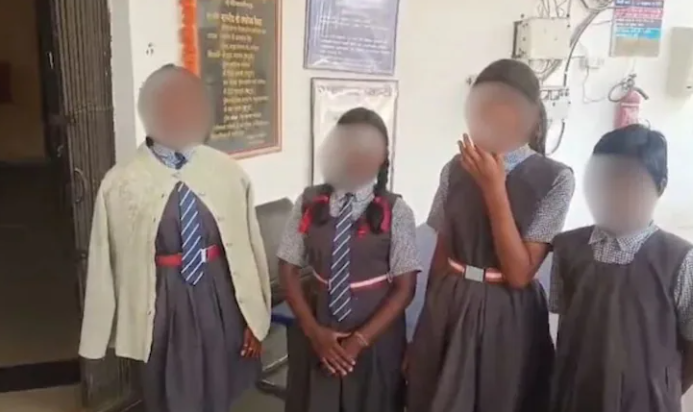 Karanjwar School Case: Children Reach Police Station Alleging Mental Harassment by Principal; Laxmi Rajwade Takes Cognizance