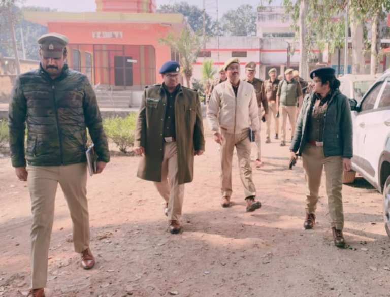 The Superintendent of Police inspected Bachhrayun police station, reviewed the renovation of the barracks and the Mission Shakti center.