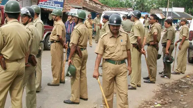 Late-Night Violence Erupts in Kolkata, Bombing and Firing Leave 2 Injured, 10 Arrested