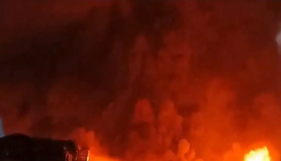 Massive Fire in 18-Storey Building in Thane, Over 70 Rescued; Two Elderly Injured