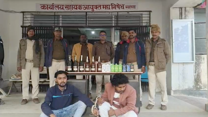 The excise department arrested two businessmen with 27 liters of English liquor.