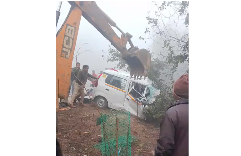 Lakhimpur Kheri: Dense fog causes horrific road accident, three killed Lakhimpur Kheri.