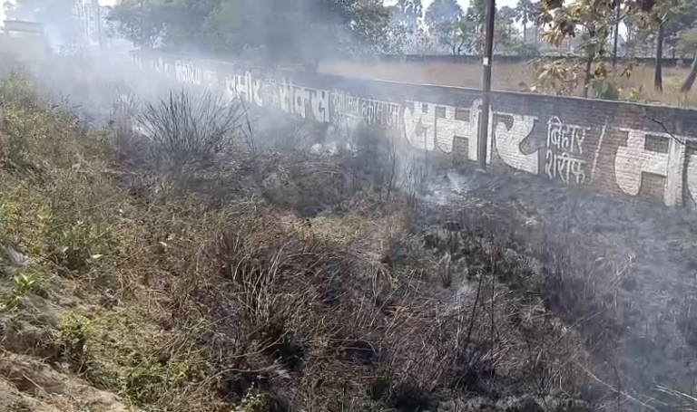 Fire Near Petrol Pump in Nalanda Averted in Time, Major Accident Prevented