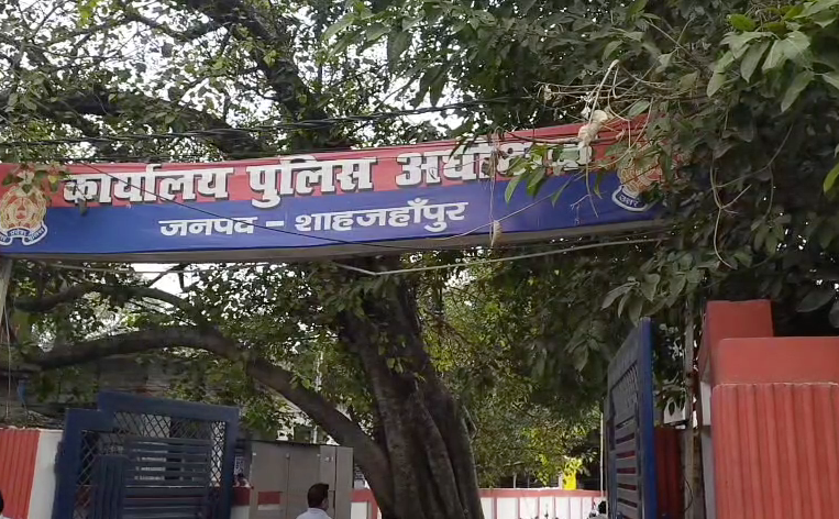 The case of kidnapping of a minor girl in Shahjahanpur is gaining momentum.