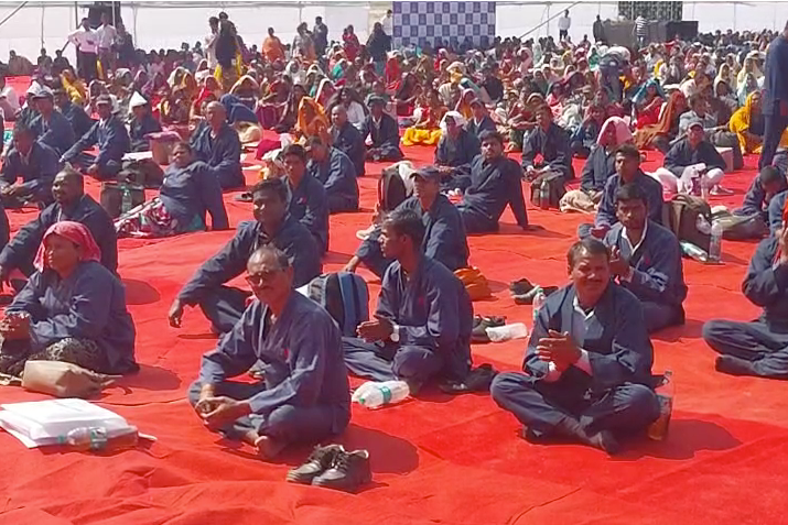 Mass Meditation Held Near Mahabodhi Temple at Niranjana River, Thousands of Devotees Participate