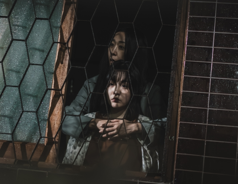 ‘Light Shop’: The Korean Horror Series Creating Fear and Mystery on OTT