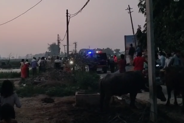 Strongmen Accused of Illegal Construction on Disputed Land, Clash with Police in Farrukhabad