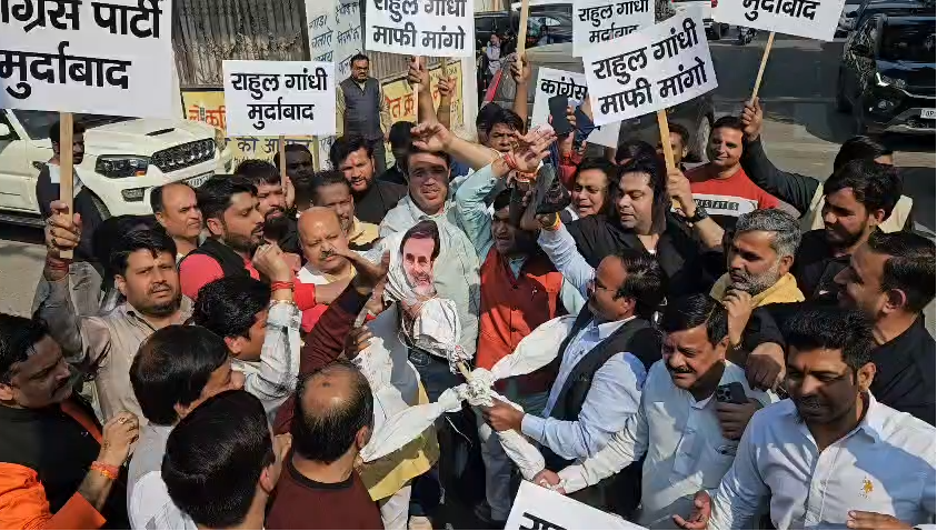 Youth Front protests on the issue of national dignity, submits memorandum