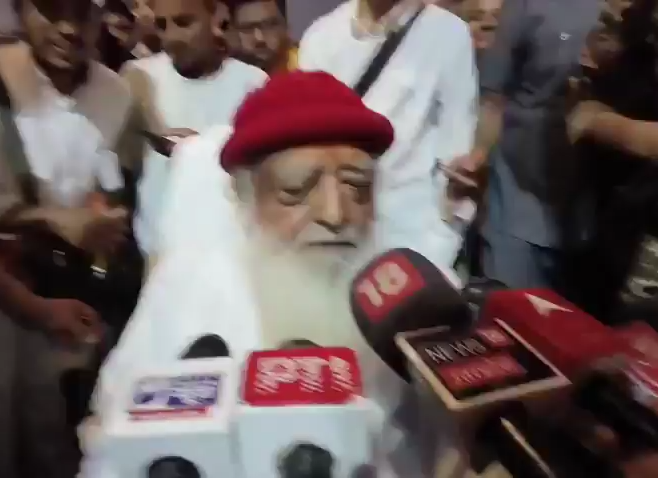 Asaram Bapu Reaches Ayodhya, Likely to Visit Ram Mandir; May Meet Champat Rai