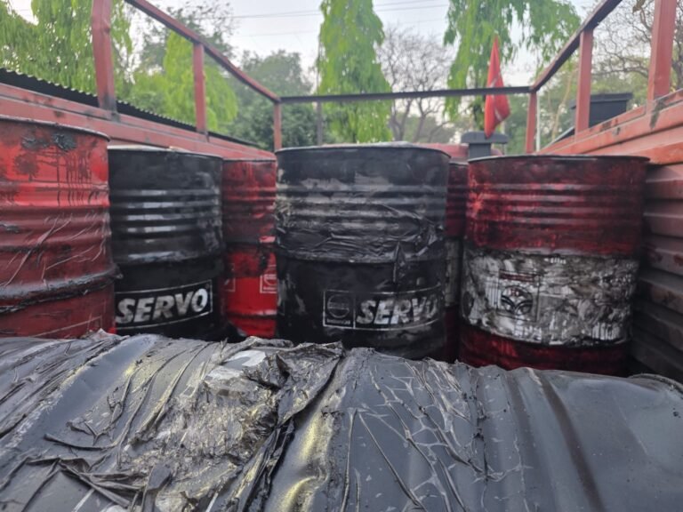 Illegal Burnt Oil Trade Busted in Singrauli, 16 Drums and Truck Seized