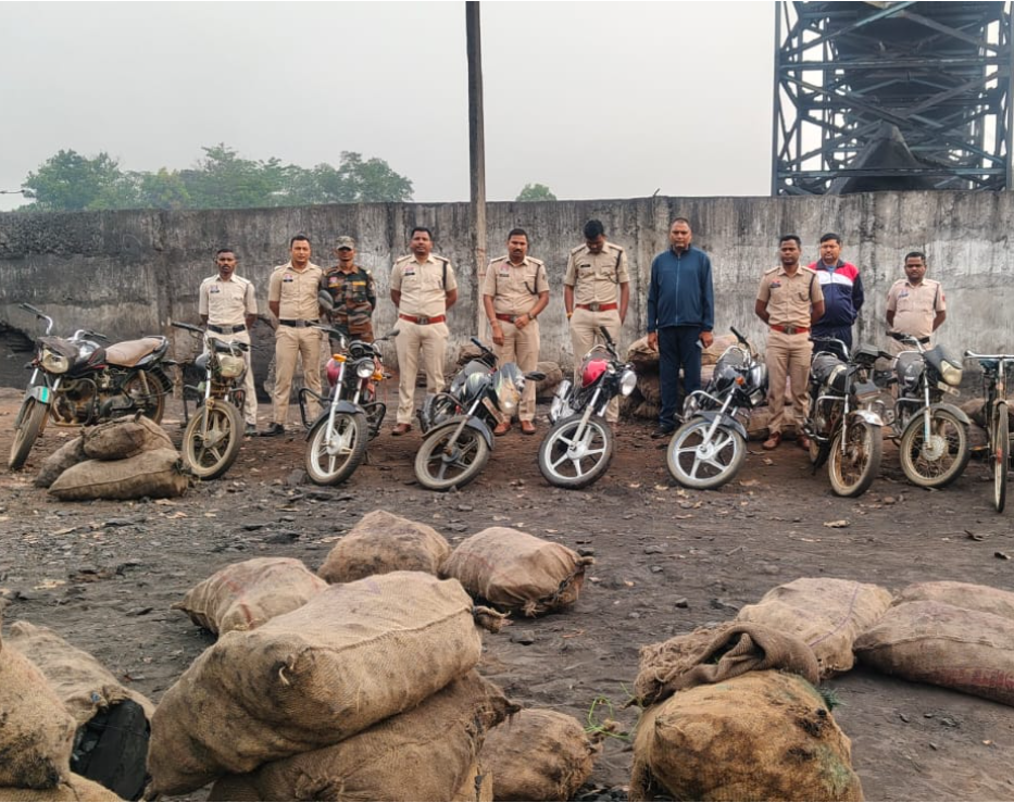 Major Crackdown on Coal Theft in Surajpur, 33 Ton Coal and 20 Vehicles Seized