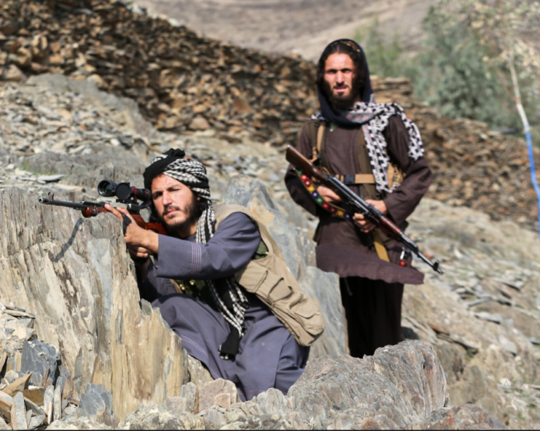 Pakistan–Taliban Border Clash Intensifies, Afghan Forces Claim Capture of 8 Pakistani Posts