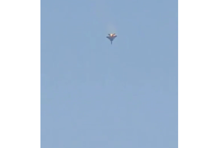 US F-15E Strike Eagle Fighter Jet Crashes in Kuwait, Pilot Ejects Safely