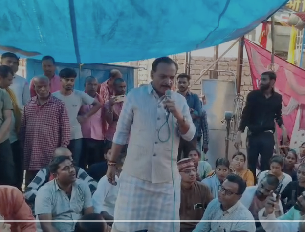 Home Guard Recruitment Protest Continues in Begusarai, Candidates Continue Sit-In During Holi