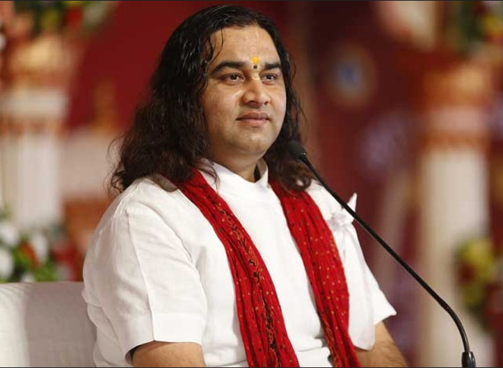 Devkinandan Thakur Links LPG Crisis to ‘Satyug’ Return, Advocates Traditional Cooking