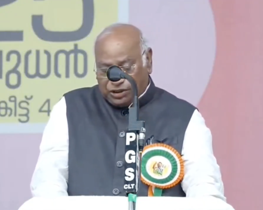 Kharge Launches UDF Campaign in Kerala