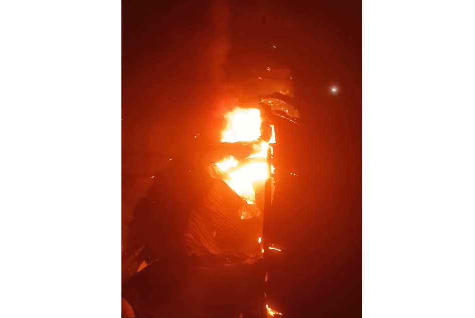 Fire Devastation in Banauli: Four Houses Reduced to Ashes, Heart-Wrenching Scene