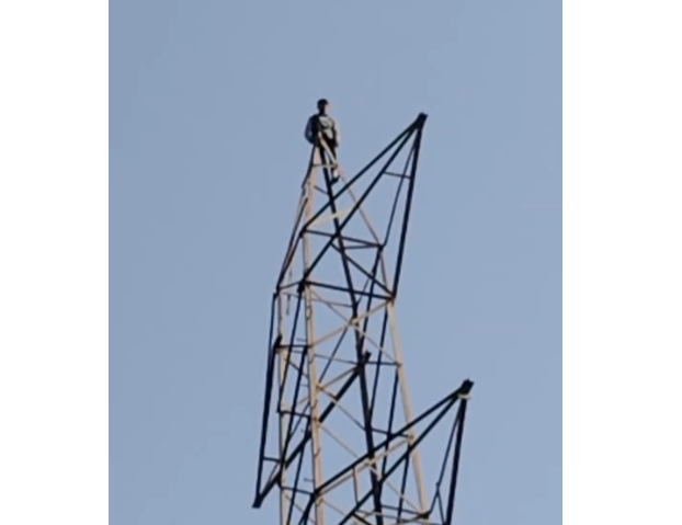 Youth Climbs Power Tower on NH-9 in Ghaziabad, Indirapuram Police Saves His Life