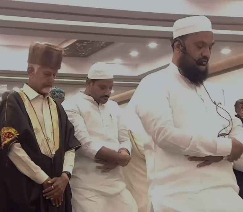 CM Chandrababu Naidu Attends Iftar in Vijayawada, Offers Namaz Promoting Communal Harmony