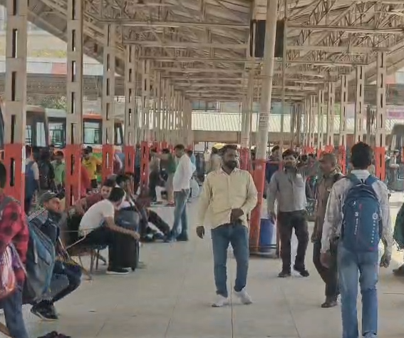 Uttar Pradesh State Road Transport Corporation has started special preparations.