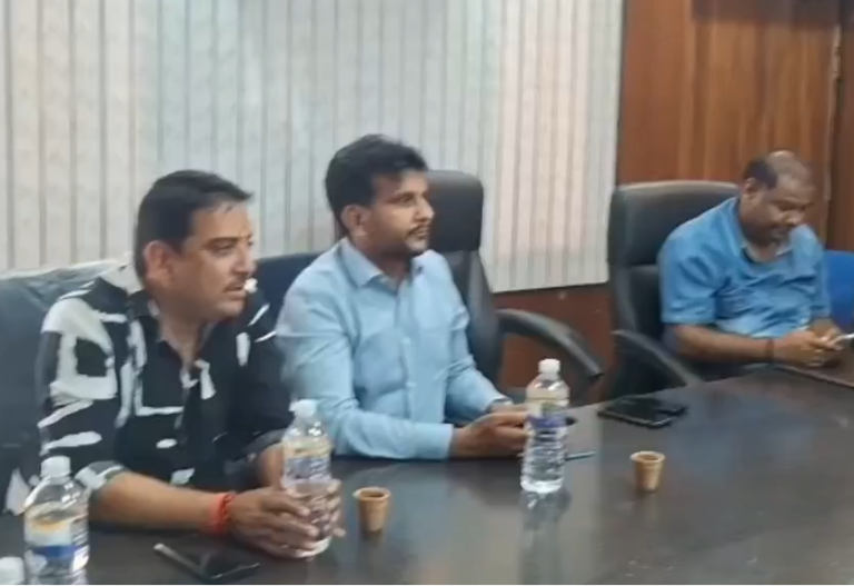 The issue of mutation was raised in the Panchayat Samiti meeting.