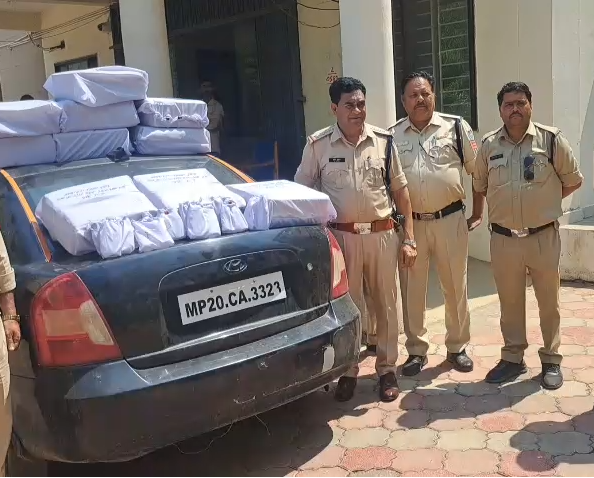 10 Boxes of Illegal Liquor Seized in Damoh, Driver Absconds