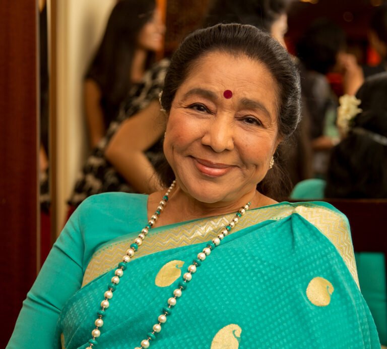 Legendary Singer Asha Bhosle Passes Away at 92