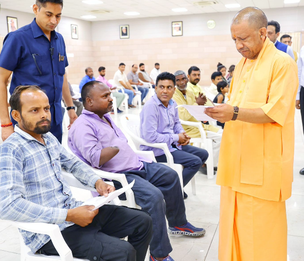 CM Yogi Holds Janata Darshan in Lucknow, Directs Officials for Quick Grievance Redressal