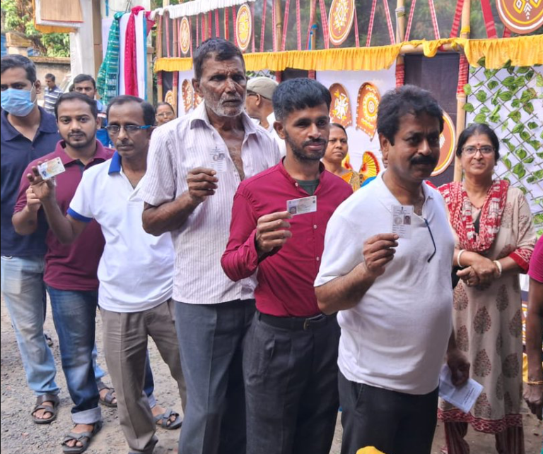 Final Phase Voting in West Bengal Today, Mamata Banerjee vs Suvendu Adhikari Seat in Spotlight