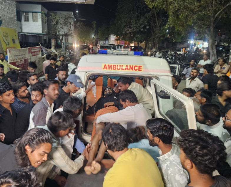 Knife Attack at Mandsaur’s Gandhi Chowk: Youth Critical, Police Hunt for Accused