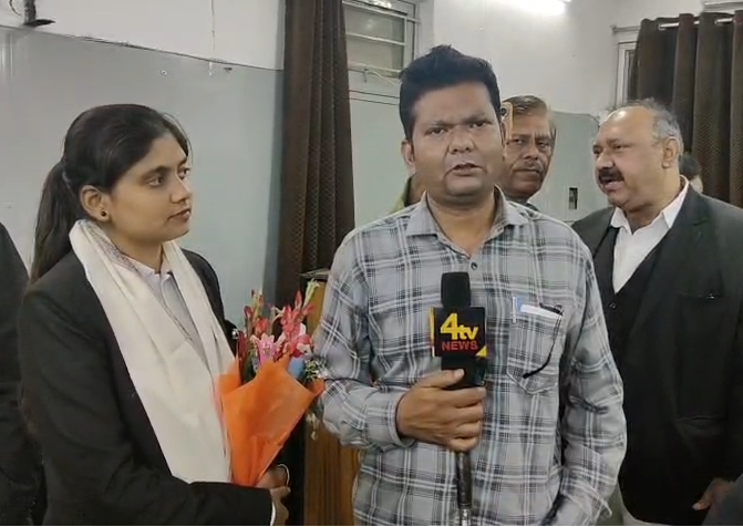 Lucknow Event Honors Lawyers with ‘Dr. Ambedkar Law Protector Award’, Topper Ayesha Felicitated