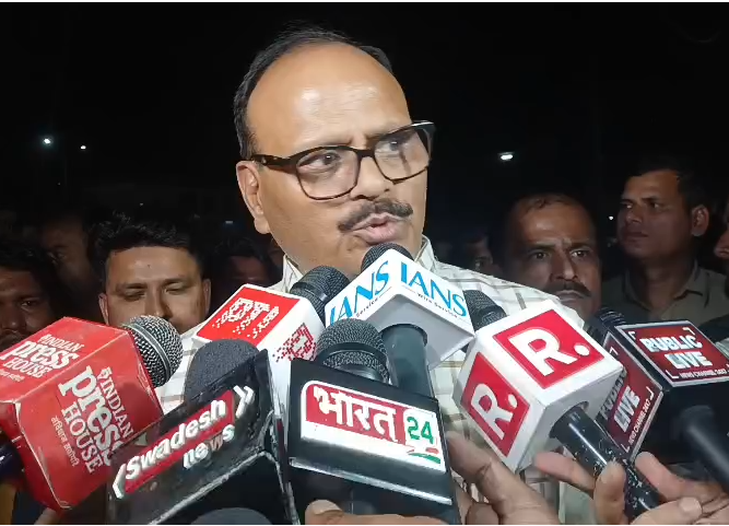 Lucknow Fire: CM Yogi Takes Charge, Deputy CM Brajesh Pathak Visits Site, Relief Measures Announced