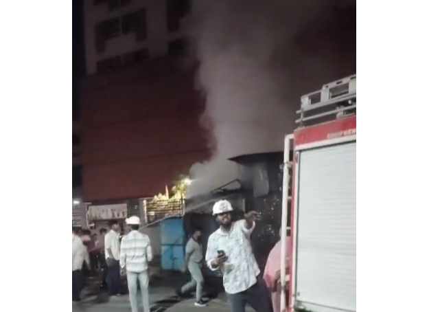 Massive Fire Breaks Out at Painter’s Shop Near Sindhi Dharamshala in Jabalpur