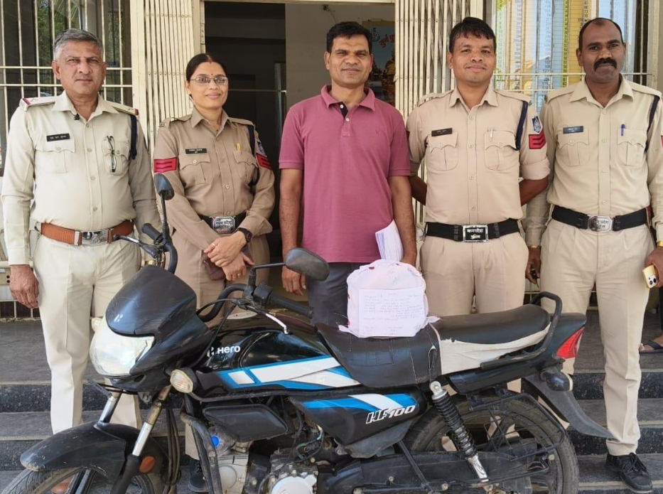 Multai Police Bust Drug Racket Using Minors, Mastermind on the Run