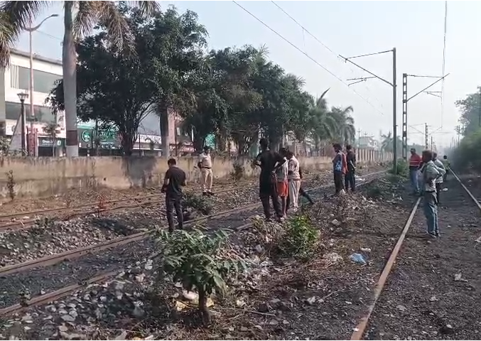 Mutilated Body Found on Railway Track in Korba, Identity Unknown; Suicide Suspected