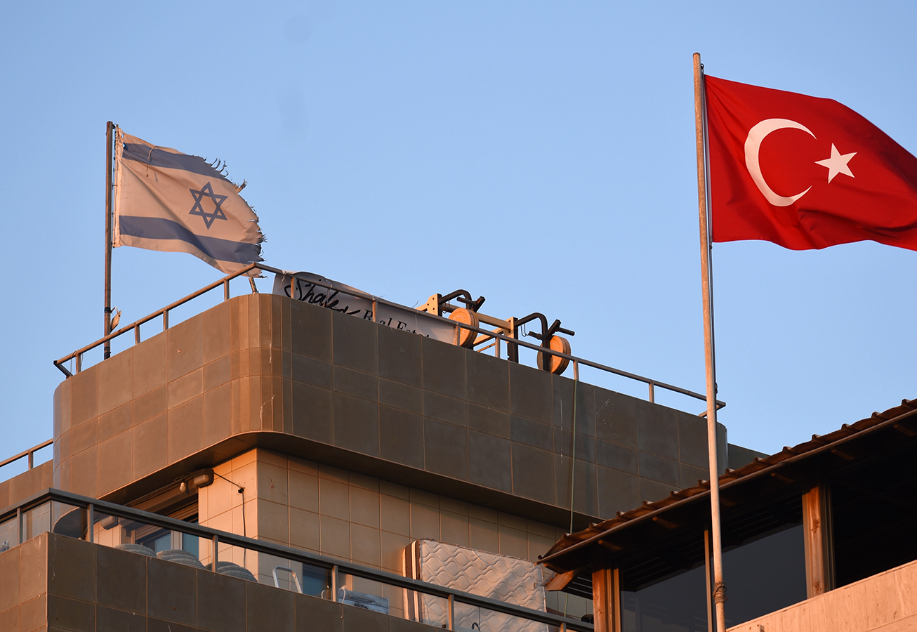 Istanbul: Shooting Near Israeli Consulate, Three Attackers Killed, Two Police Injured