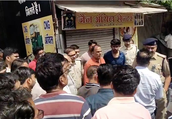 Protest Against Liquor Shop in Malwa Mill, Residents Oppose; Contractor Says It’s Legal