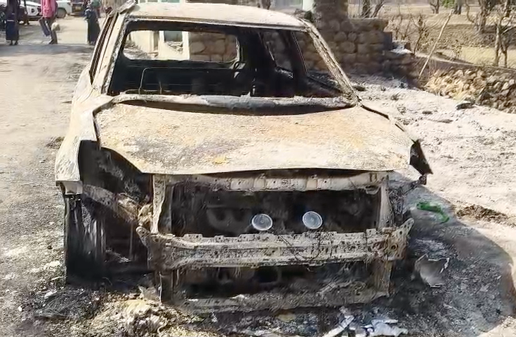 Massive Fire in Korba: Blaze from Field Engulfs Car and Temple Decorations