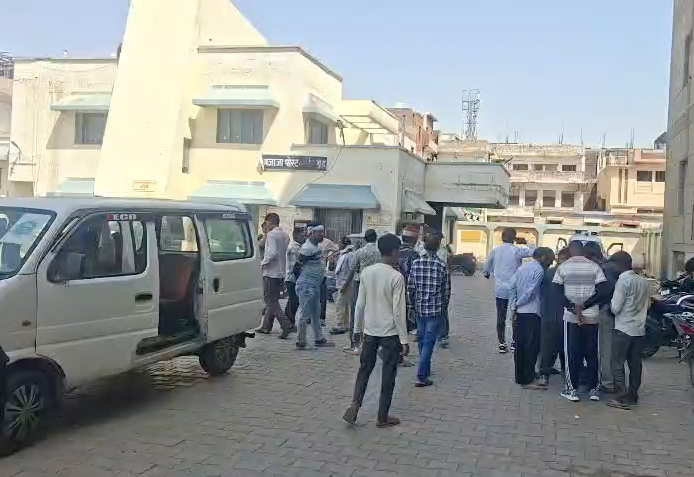 Agra Jail Death Mystery: Inmate Hangs Himself with Blanket Strip, Warden Suspended