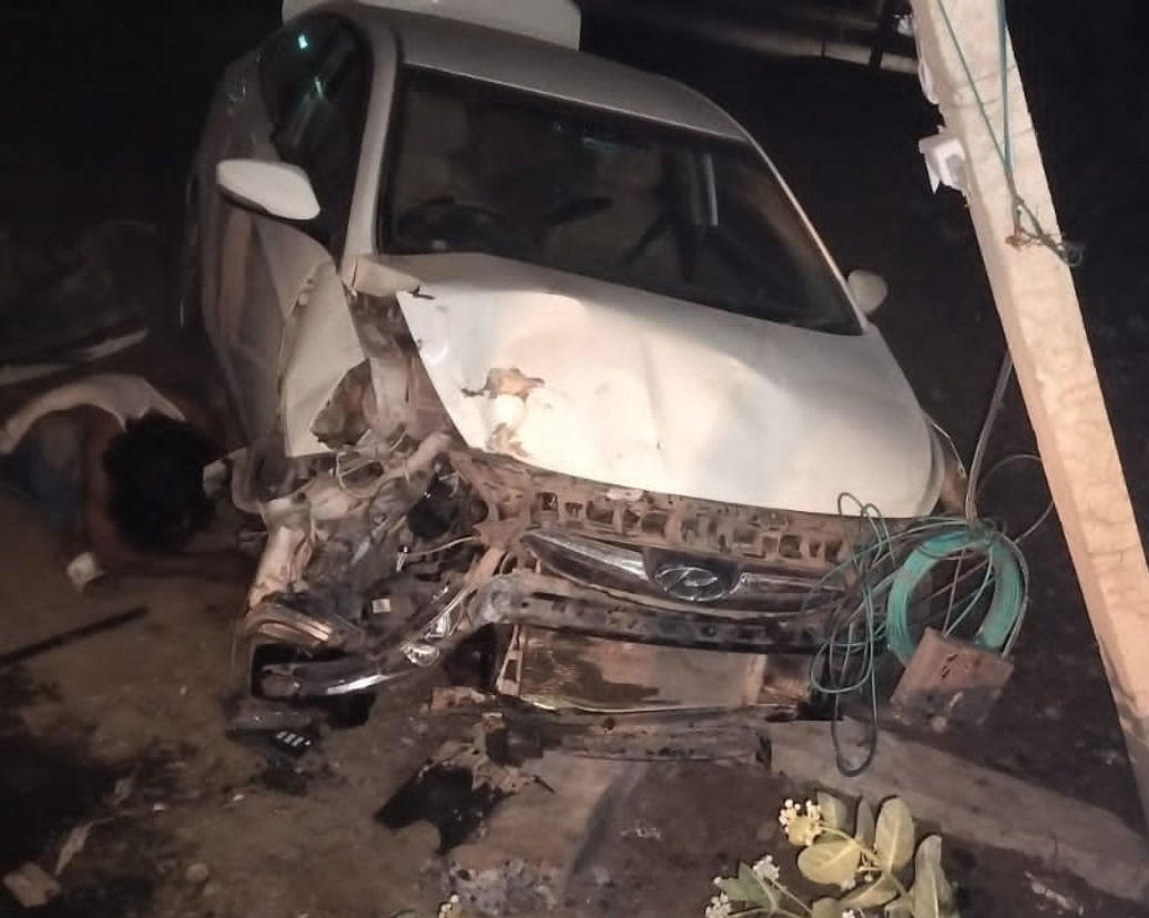 High-Speed Car Crashes into Electric Pole in Damoh, House Damaged, CCTV Footage Surfaces