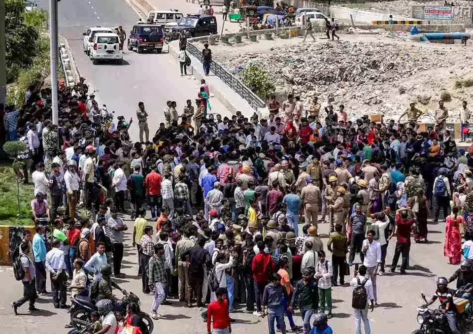 Violent Labor Protest Erupts in Noida with Vandalism and Arson
