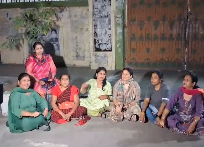 Women’s Reservation Row in Lucknow: State Commission Members Protest Outside SP Office