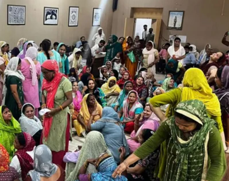 Ghaziabad Women Protest Against Smart Meters, Delhi-Meerut Road Blocked