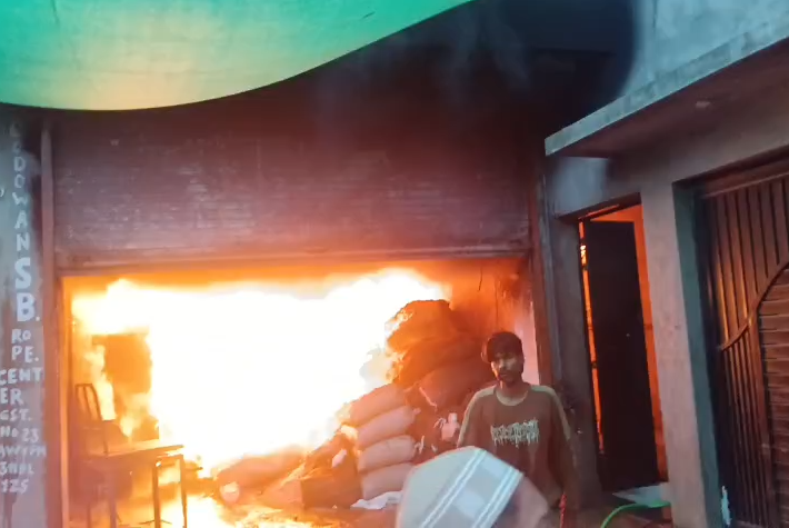 Massive Fire Breaks Out At Rope Warehouse In Burhanpur, Goods Worth Lakhs Destroyed