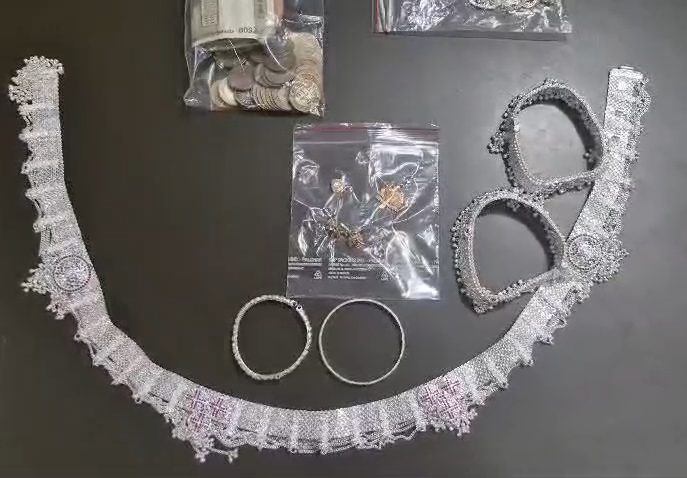 Narsinghpur Police Bust Theft Gang Living Luxury Lifestyle, Goods Worth ₹22 Lakh Recovered
