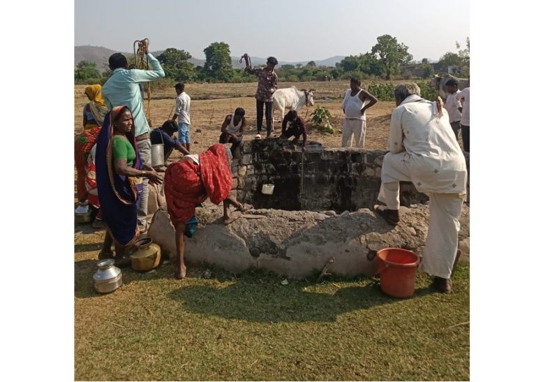 Villagers Struggle for Water Amid 42°C Heat, Forced to Climb Into Well for Every Drop